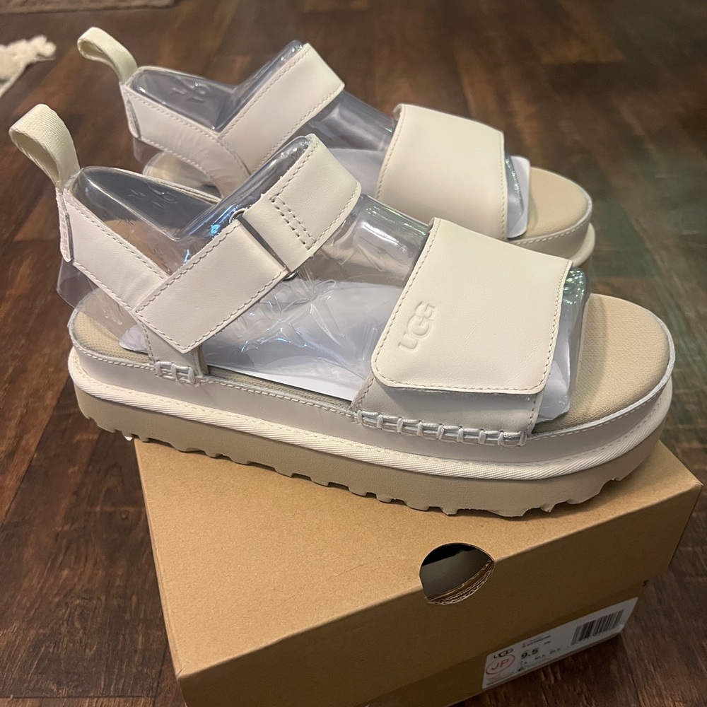 UGG Women's Cream Sandals Size 9.5